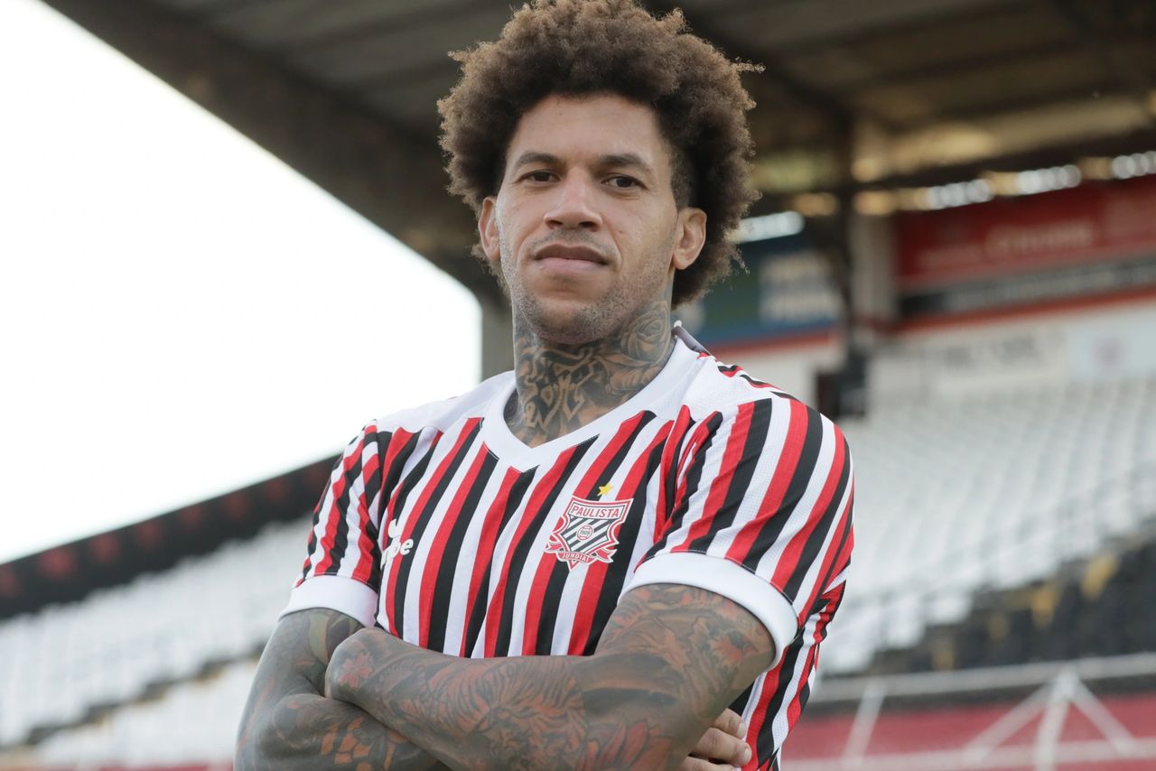 Biro-Biro, lateral esquerdo