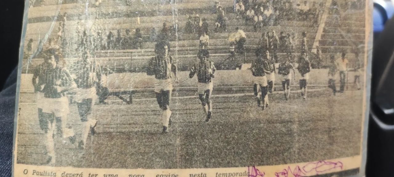 Pai de Fausto Dias, bem no meio da imagem, foi jogador do Galo em 1978 e 1979 (Foto: Arquivo Pessoal)