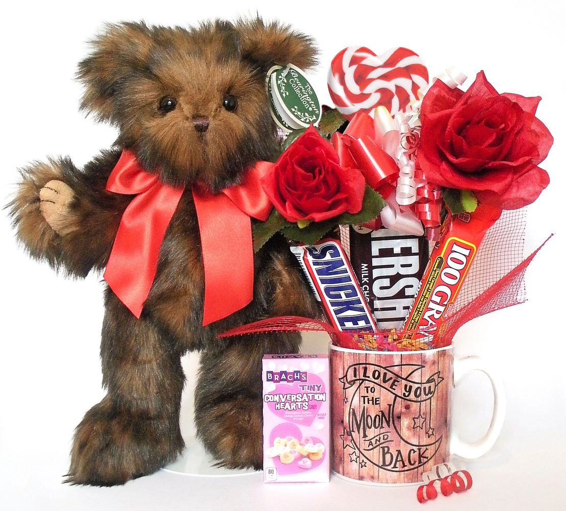 Valentine's Day Candy Bouquet Heartford Bearington Bear