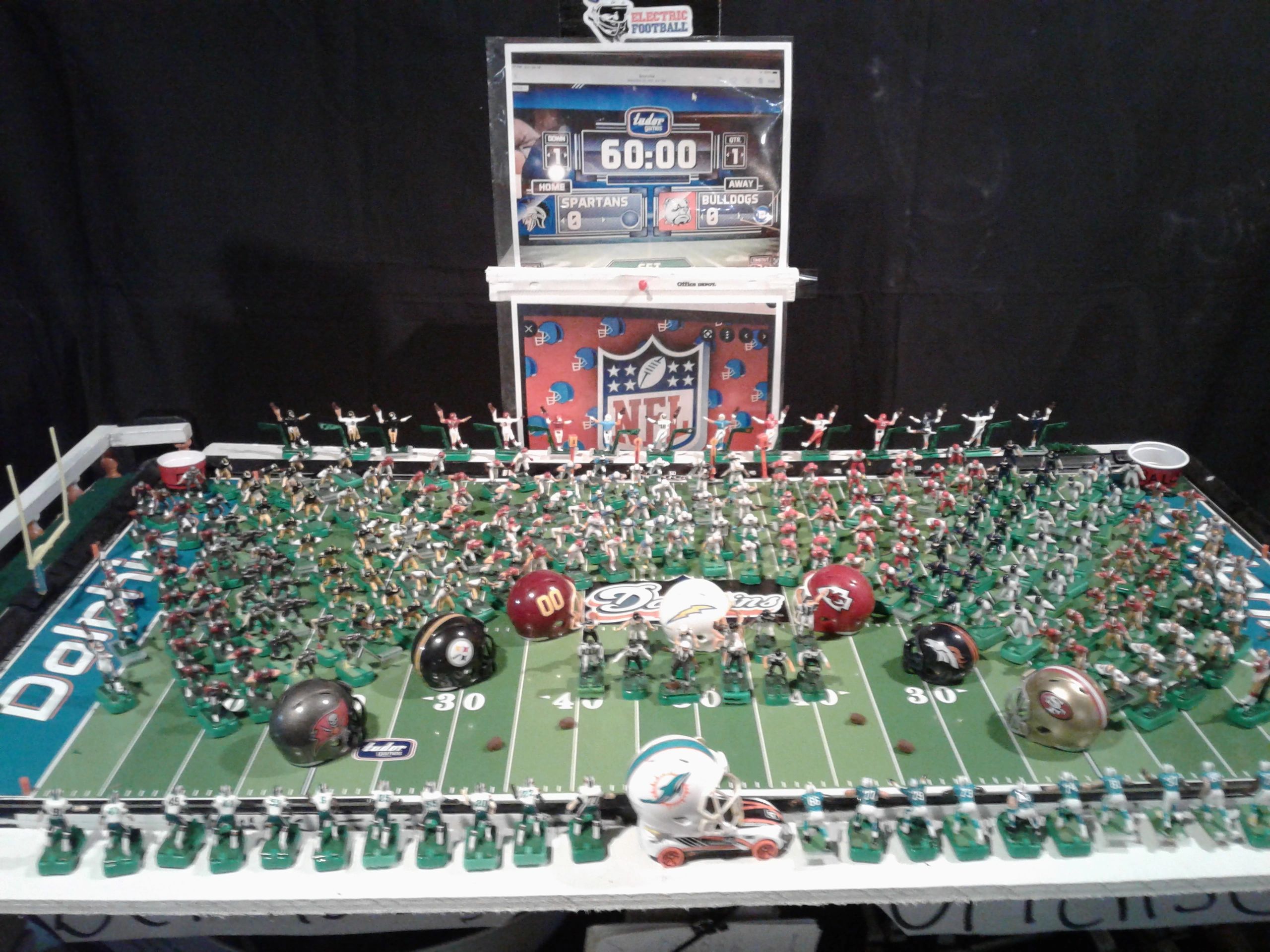 TnPEFL Wk2 games - Playing Solitaire - Electric Football Nation