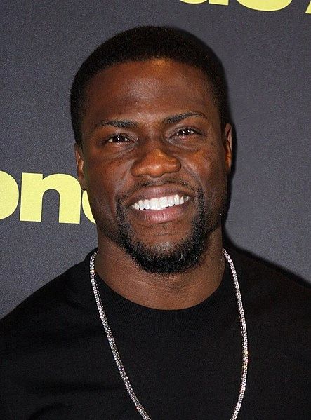 Comedian Kevin Hart brings 'good energy' to Los Angeles Rams