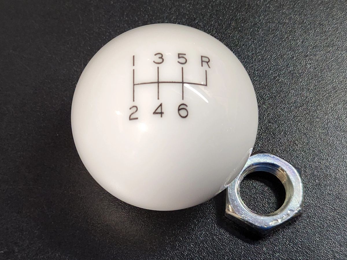 6 SPEED SHIFT KNOB (WHITE) W/LOCKING NUT 16X1.5