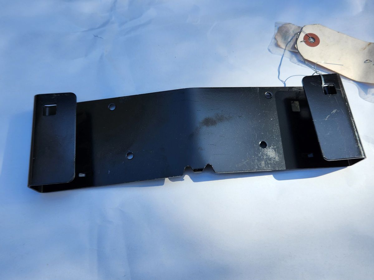 19982002 CAMARO FRONT LICENSE PLATE BRACKET (NOS) GM