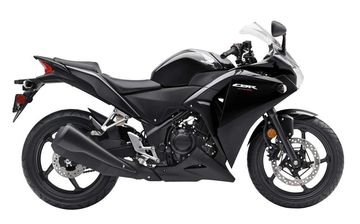 Hire or rent a Honda CBR250R motorcycle or motorbike in Melbourne Australia 
