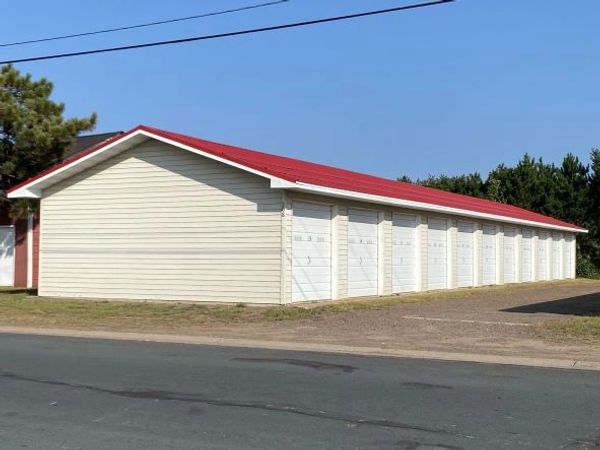 308 N Front Street
22 10'x12' Units