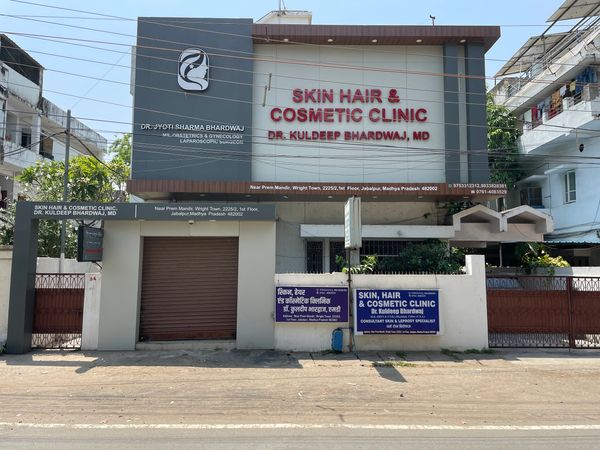 Wright Town 2225/2 1st Floor Jabalpur refers to Skin Hair and Cosmetic Clinic Dr Kuldeep Bhardwaj MD