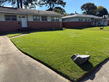 Perfectly edged and mowed lawn in Chesapeake neighborhood