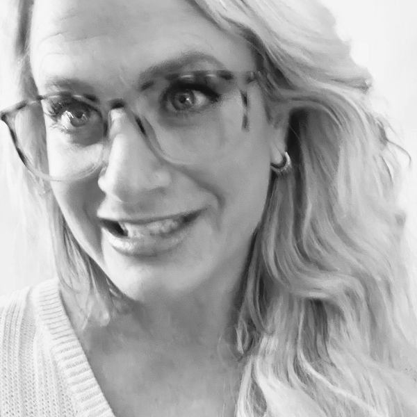 Welcome to my page! I am a Rapid Transformational Therapist. I use a technique that combines hypnosis