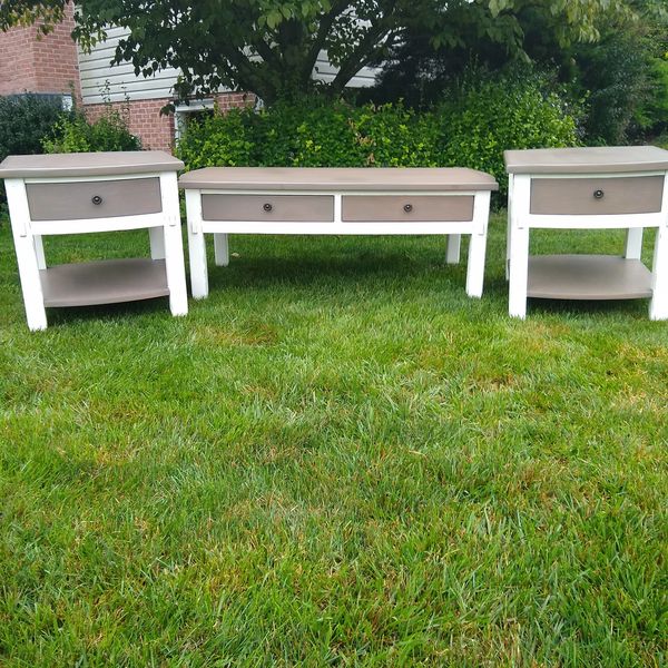 Broyhill  Coffee Table Set