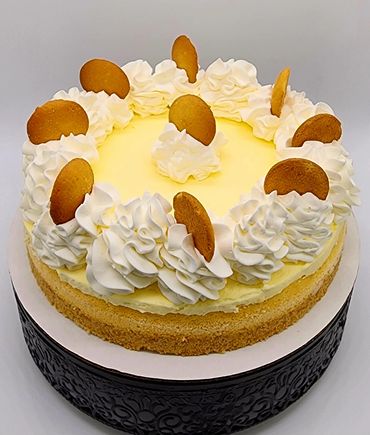 Our tradional cheesecake with a vanilla waffer crust, topped with banana pie.