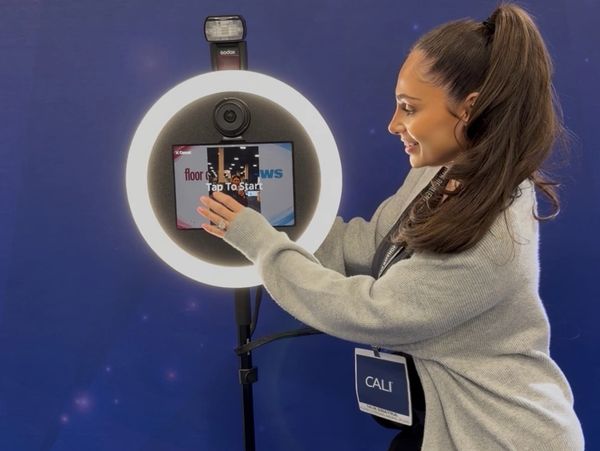 roaming photo booth las vegas 