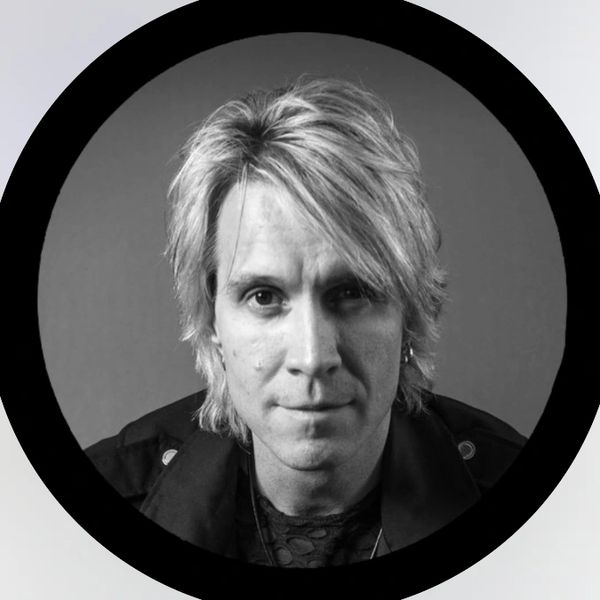 Please WELCOME on the keys, Mark Dorian!! So glad that you are with the band and the shows with you 