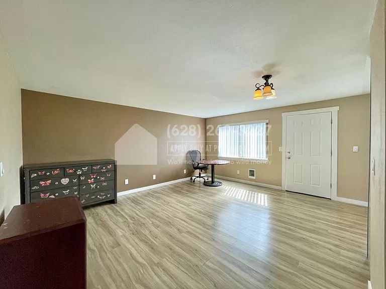 Apt N6 Listing Photo Living room.webp
