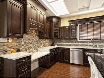 dark kitchen cabinets