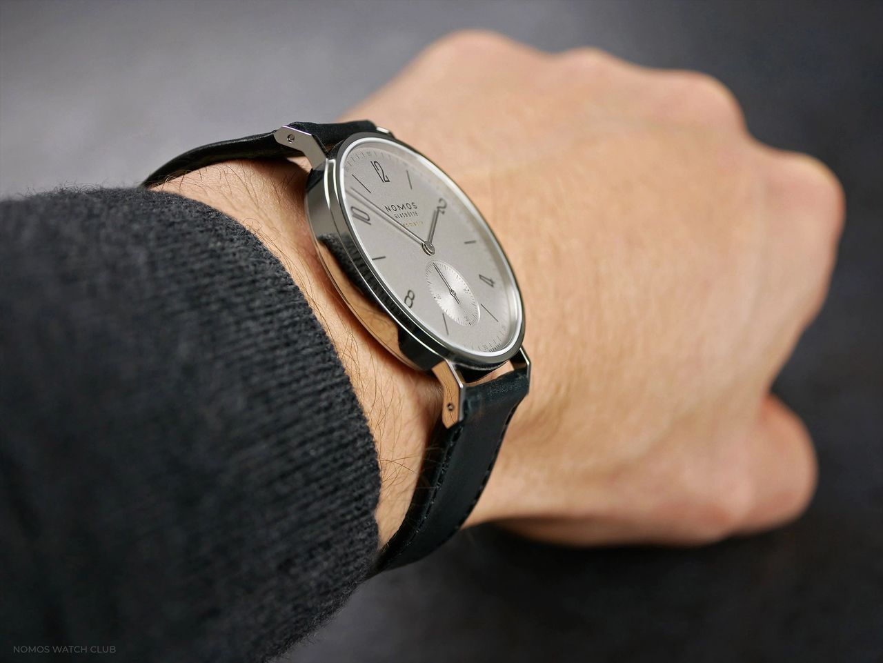 Hands-On: NOMOS Tangente neomatik 39 Platinum Gray (Platingrau)