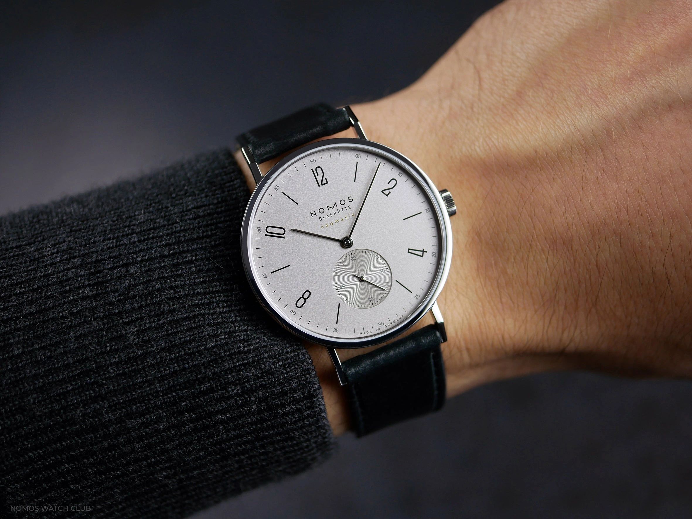 Hands-On: NOMOS Tangente neomatik 39 Platinum Gray (Platingrau)