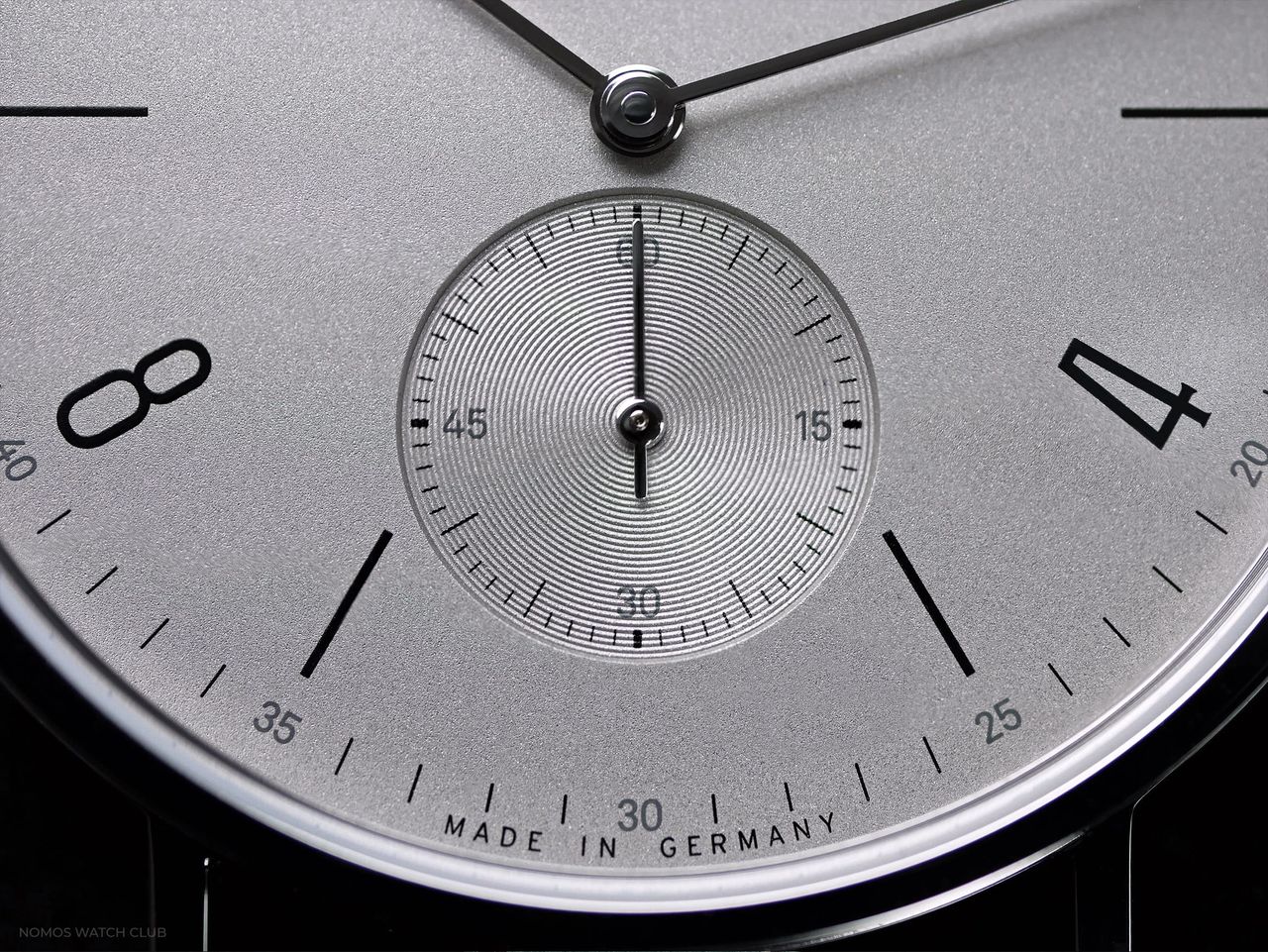 Hands-On: NOMOS Tangente neomatik 39 Platinum Gray (Platingrau)
