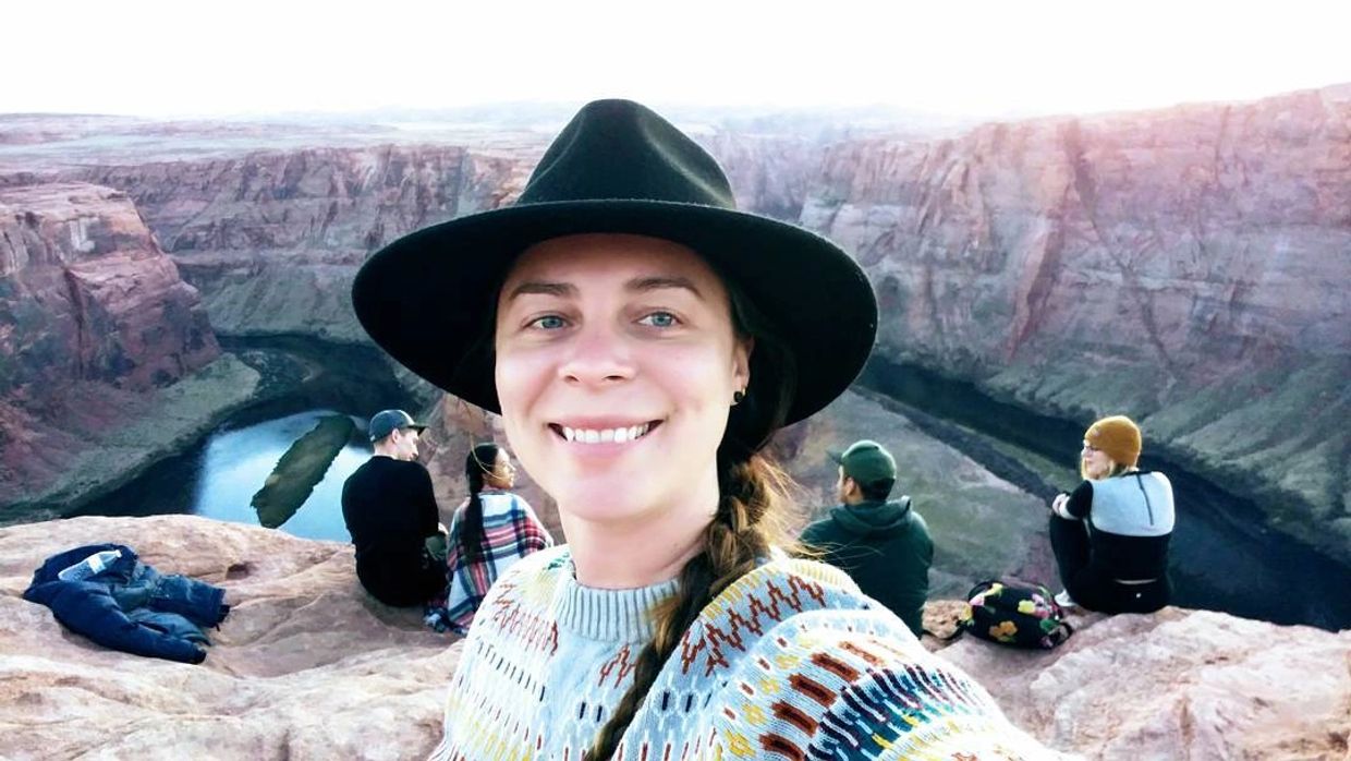 Timber Elixir Coach Cerese hiking Horseshoe Bend at Grand Canyon National Park.