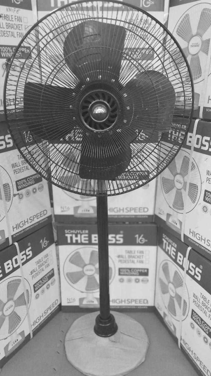 AIR THAT BLOWS AWAY SUMMER