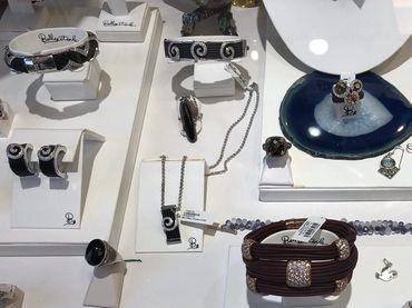 Jewelry Store Vienna, VA. Rings, Earrings, Pendants, Necklaces, Bracelets, Watches. 
