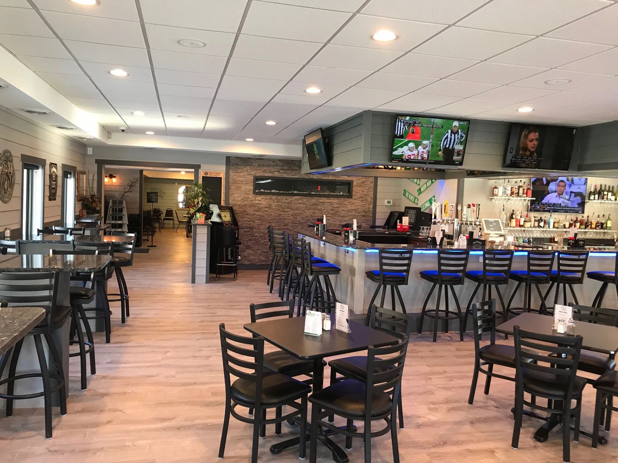 Restaurant, Bar, Take Out, Curbside Kickapoo Creekside