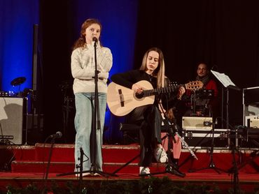 Six Strings Adventure i Class Vocals u  Yamaha Music School Pula. Božić 2024. 