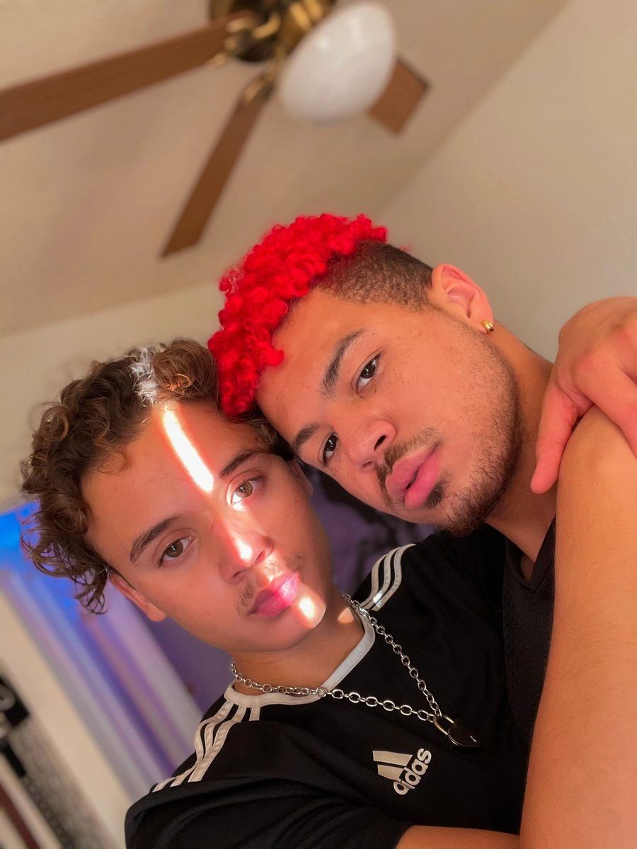 Malakai White & Leon White Will Be Guest Co- Hosts On The Panel