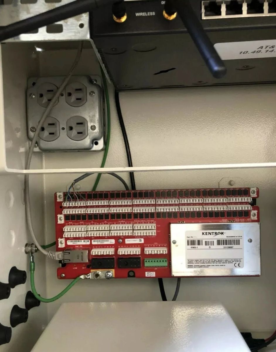 Kentrox Rmm Westell Generator Awl Site Kentrox RMM-1400 RMB-1 Enclosure