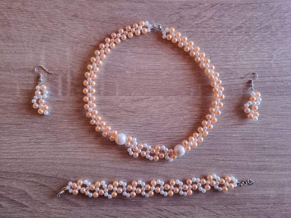 KJ13: Golden Grace Pearl Set