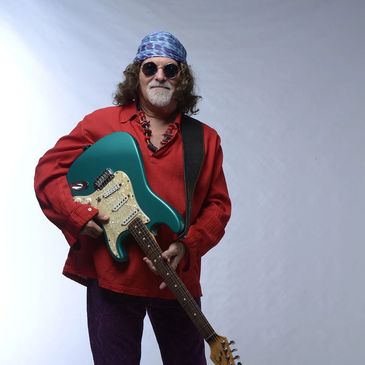 Jerry Breiner, vocals|guitar
