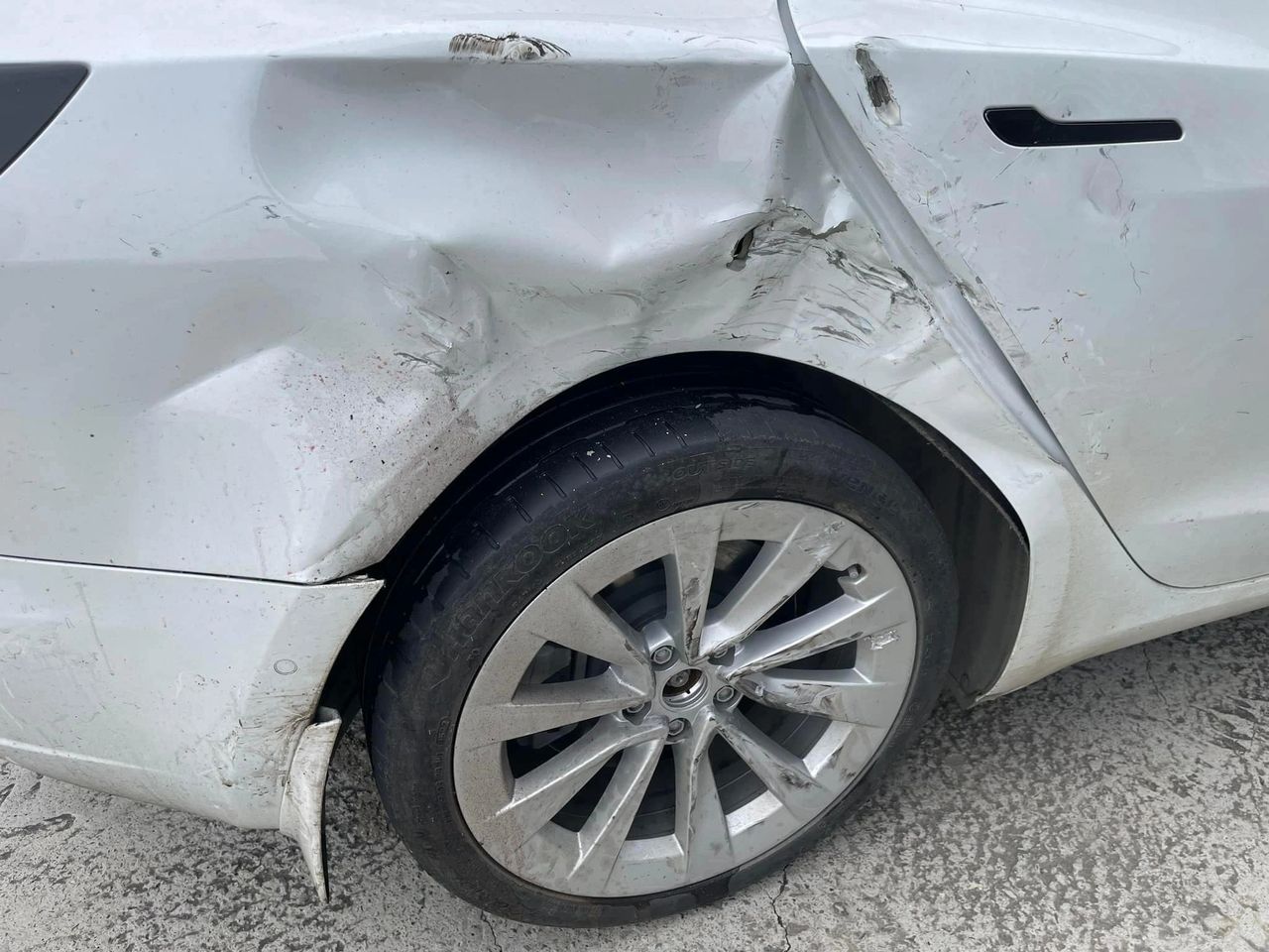 MDBR｜Tesla Model 3｜小事故車體修復《料件備齊》