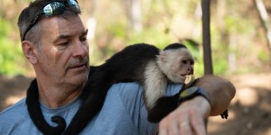 Costa Rica wildlife tour featuring monkeys, rainforest nature, and guided eco excursions
