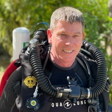 Tim Middleton trying out a rebreather in Tulum, Mexico