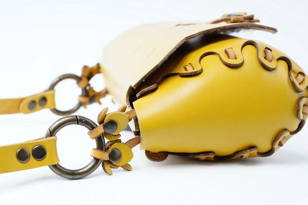 İstanbul Sandalet El Çantası Deri Portföy Tarz Moda Caretta Çanta Üreticisi Leather Bag Manufacturer