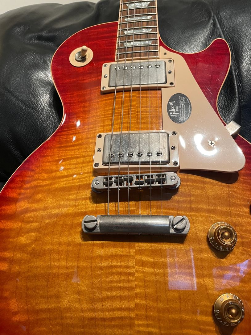 Gibson Les Paul Standard 2004

£2000