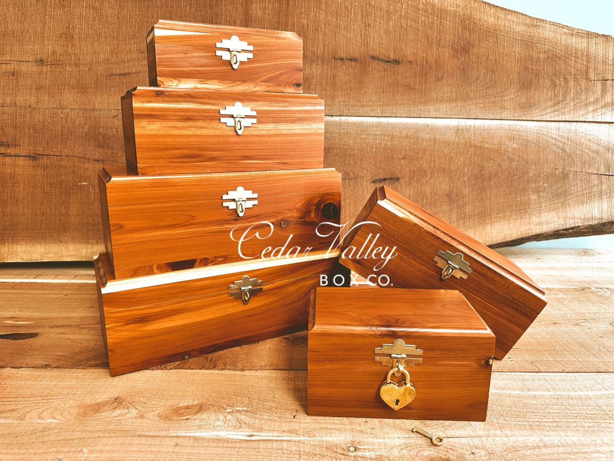 Traditional Pet Cedar Chest