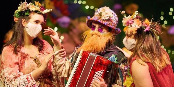 Autolycus seducing two women with the song "Just the Three of Us"