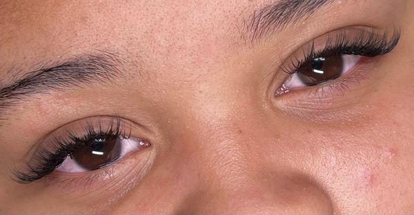 Natural looking wet look or classic lash extensions