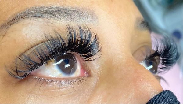 Volume Lash extensions