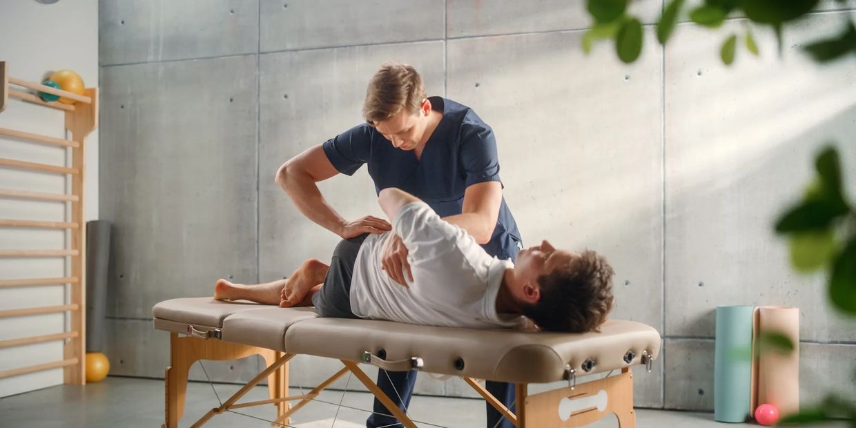 Mobile Chiropractor Miami Beach can visit you in the Miami area. Mid Beach, Miami, Brickell.