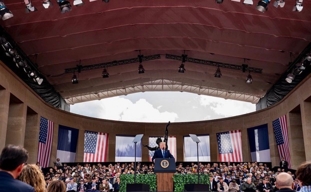 Diffusion sur la plage: Discours de Trump Power, Gros comms abandonnés et indices GESARA Rs=w:1280