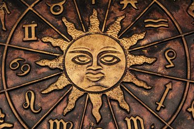 Picture of a bronze sundial