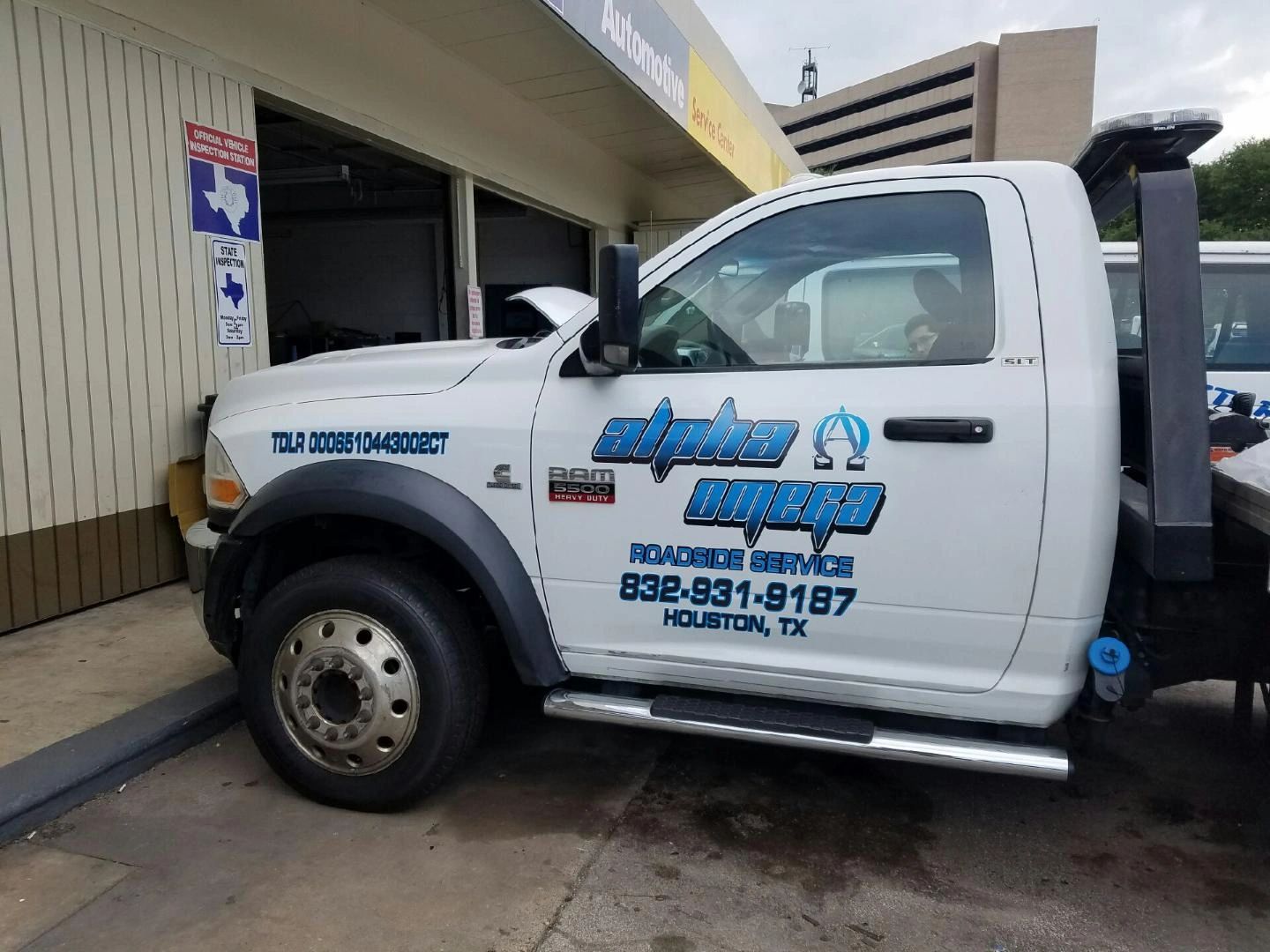 Alpha and Omega Roadside Towing Houston Texas