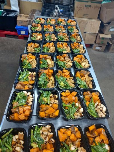 film catering Ohio
movie catering 
craft services 
television catering Ohio 
production catering  
c