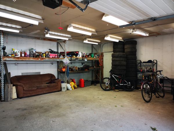 Client BM, Garage pt 2. Cluttered!