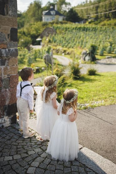 Mariage   Août 2024

Lieu   Château Ste-Agnès
Photographe  Brent Calis
Planificatrice  Elyna Kudish 