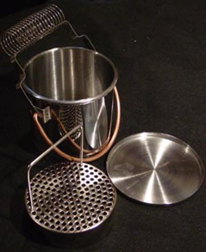 Professional Studio Steel Brush Washer.