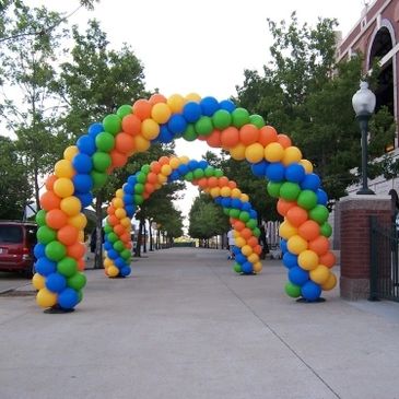 Multi-color balloon arches