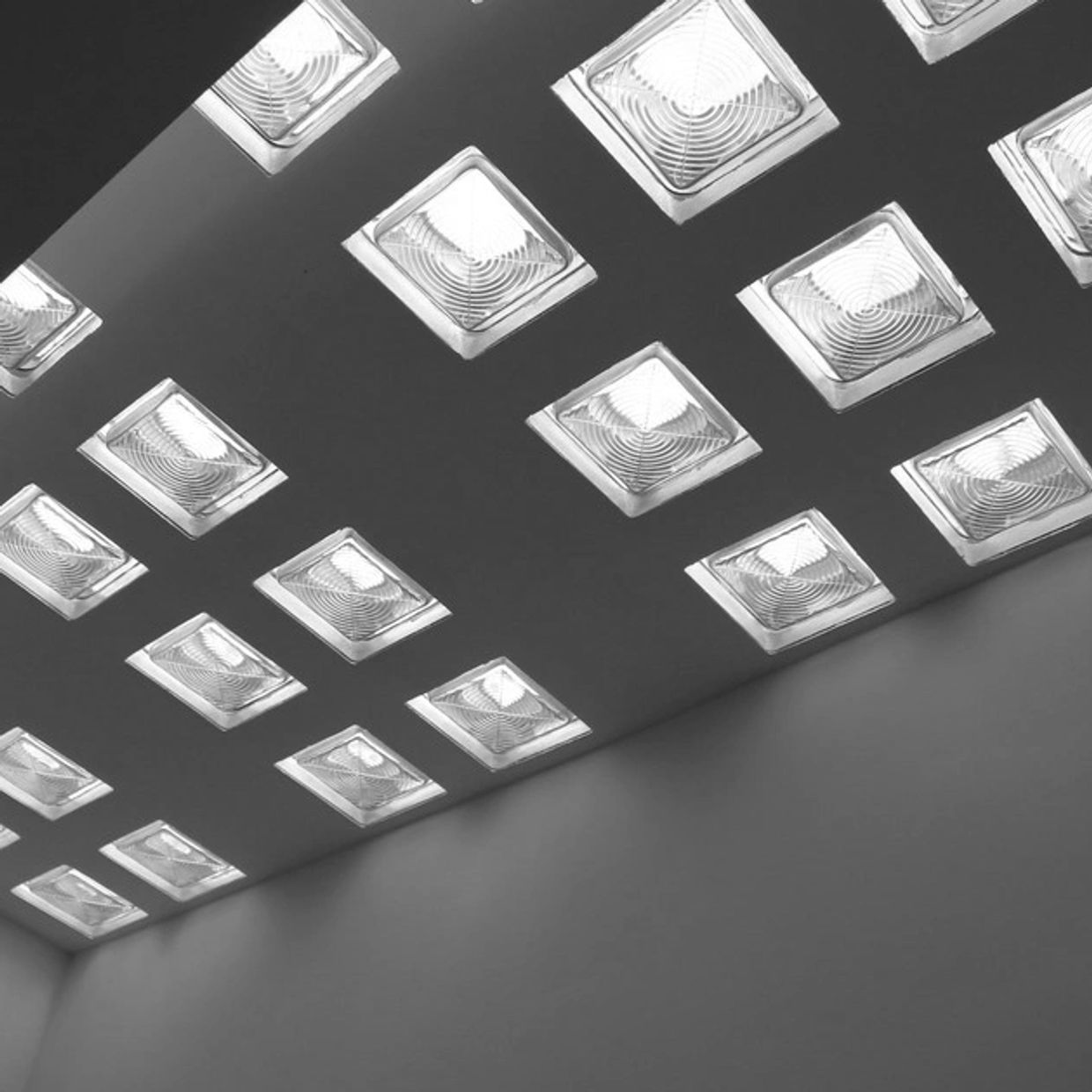 Pavement lights,
Pavement lighting,
Pavement Lights london
Leaks and reseals
Lens repairs