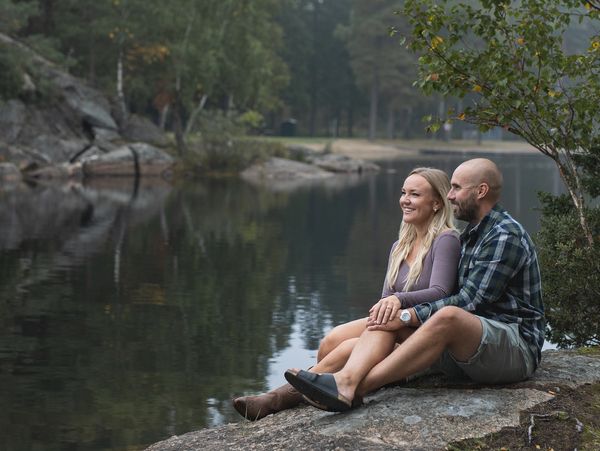 Provfotografering med Therese och Johan vid Surte sjön 